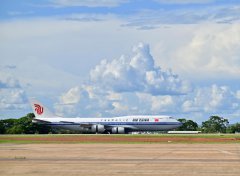 国家主席习近平抵达巴西首都巴西利亚